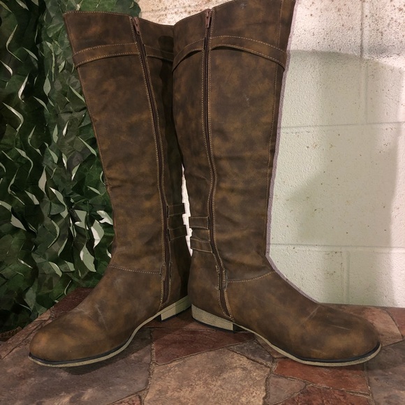 Brown mid calf Women's Boots - Picture 5 of 6